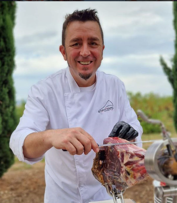 Juan Alberto Izquierdo Escolar, Maestro Cortador y socio fundador de Grupo Ibérico Izquierdo García